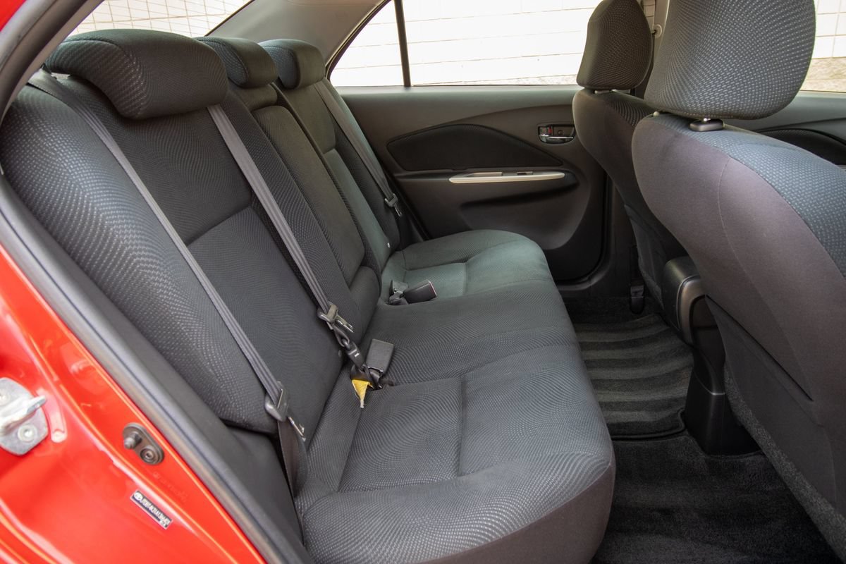 Used 2010 Toyota Yaris Sedan FWD image 18