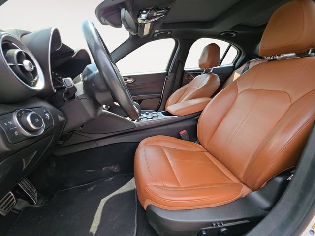 Used 2022 Alfa Romeo Giulia Ti AWD/4WD image 9