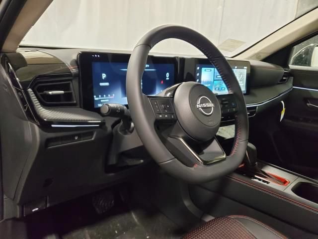 Used 2025 Nissan Kicks SR AWD/4WD image 16