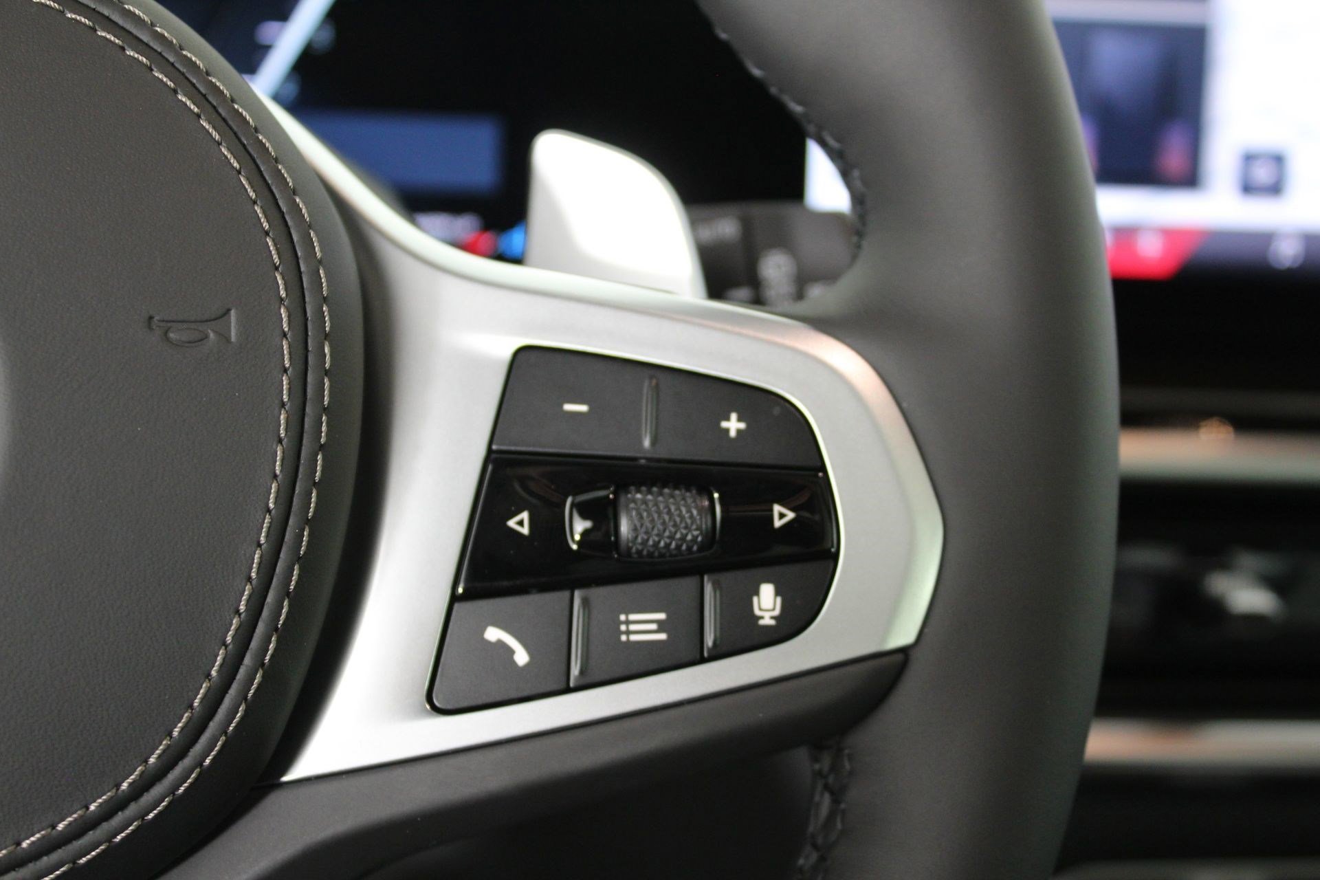 New 2026 BMW X5 xDrive40i w/ M Sport Package AWD/4WD image 28