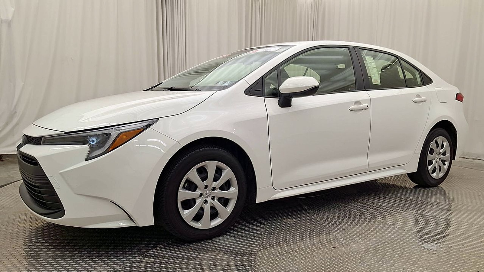 Certified 2025 Toyota Corolla LE FWD image 11
