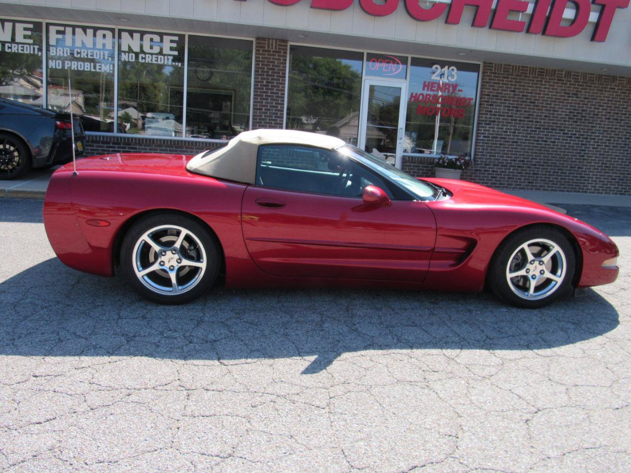 Used 2004 Chevrolet Corvette Convertible w/ Preferred Equipment Group RWD image 8