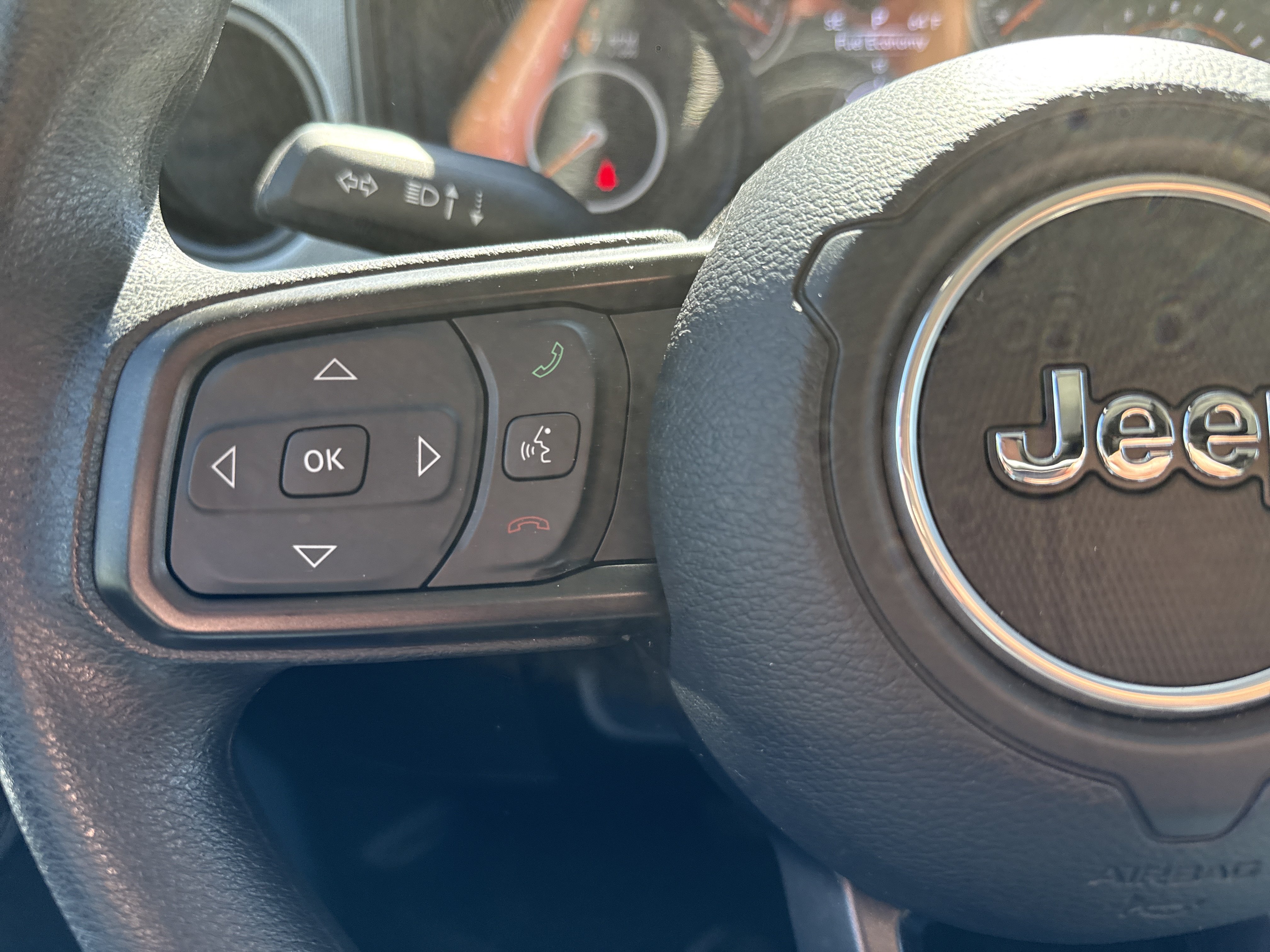 Used 2025 Jeep Gladiator Mojave AWD/4WD image 18