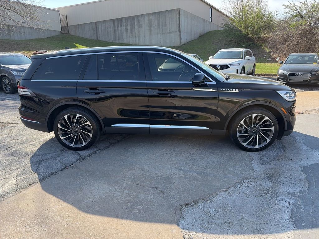 Used 2020 Lincoln Aviator Reserve w/ Equipment Group 202A image 4