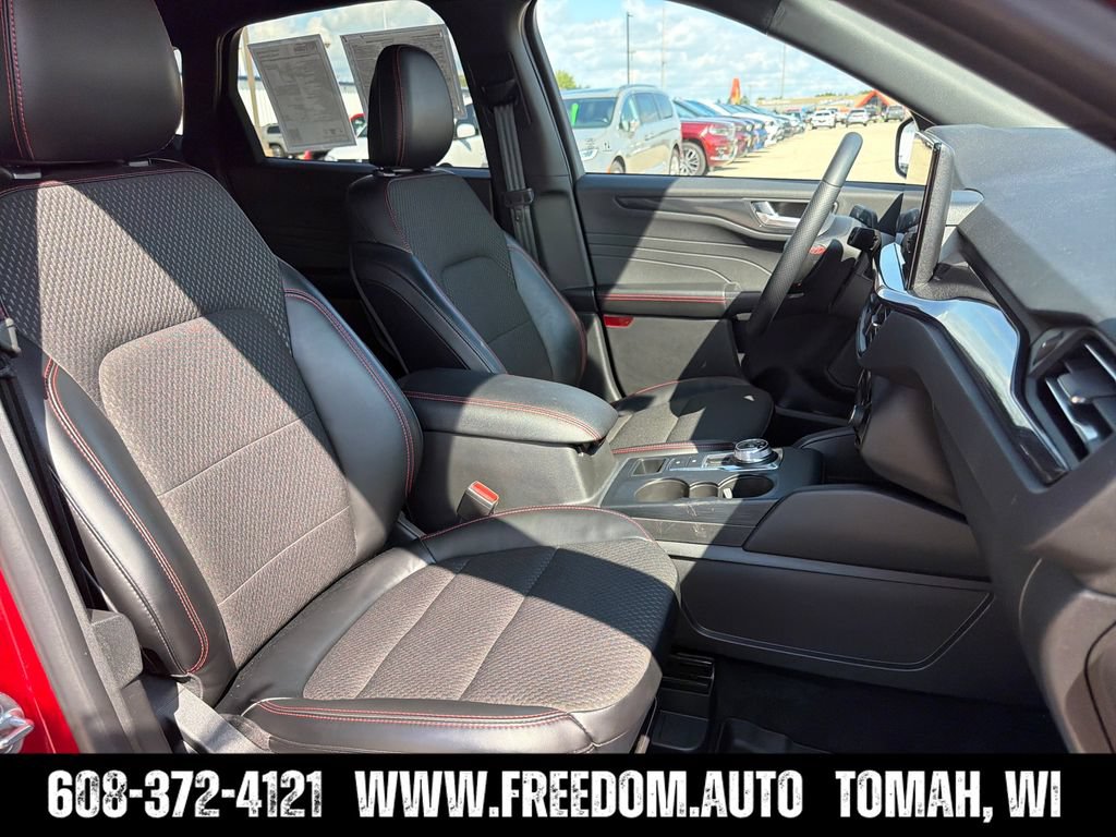Used 2024 Ford Escape ST-Line w/ Tech Pack #1 AWD/4WD image 32