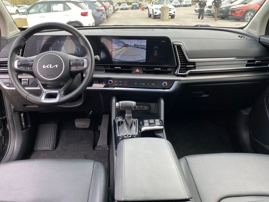 Used 2025 Kia Sportage EX w/ Premium Package image 32