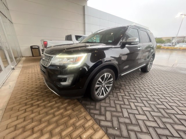 Used 2017 Ford Explorer Platinum AWD/4WD image 2