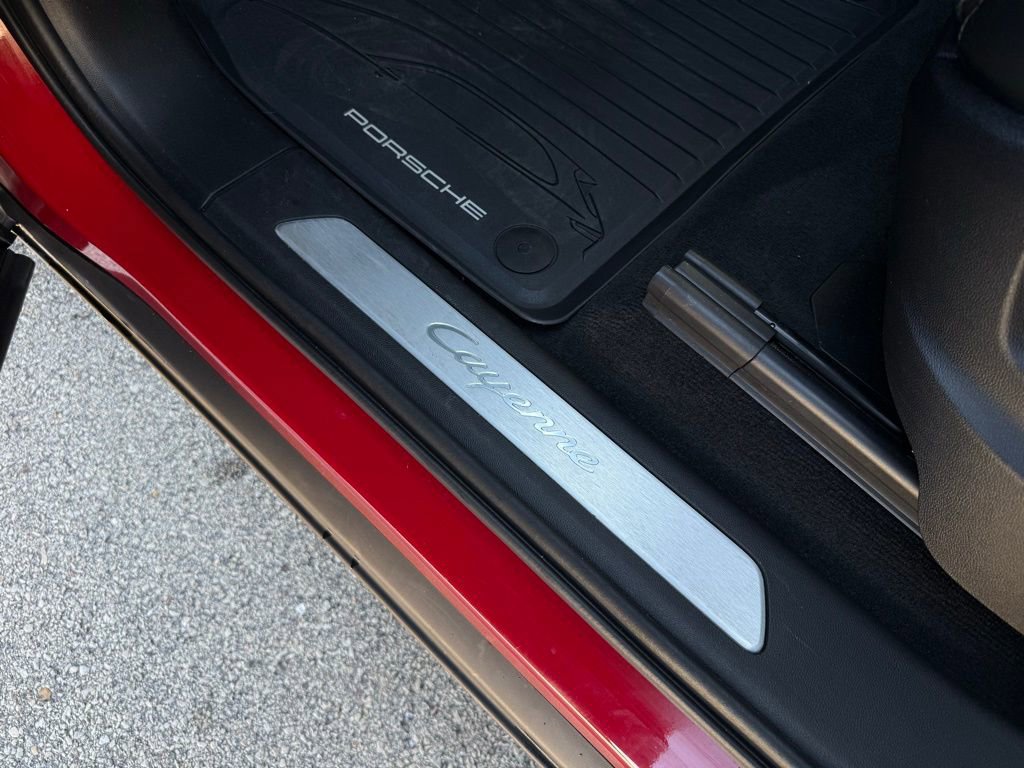 Used 2023 Porsche Cayenne image 22