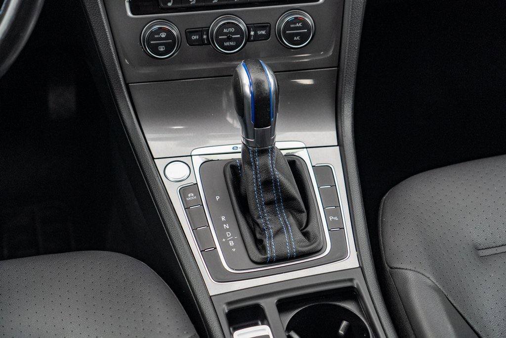 Used 2016 Volkswagen e-Golf SEL Premium image 24