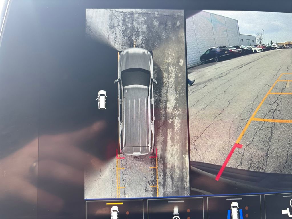 Used 2022 Chevrolet Tahoe Z71 w/ Off-Road Capability Package image 36