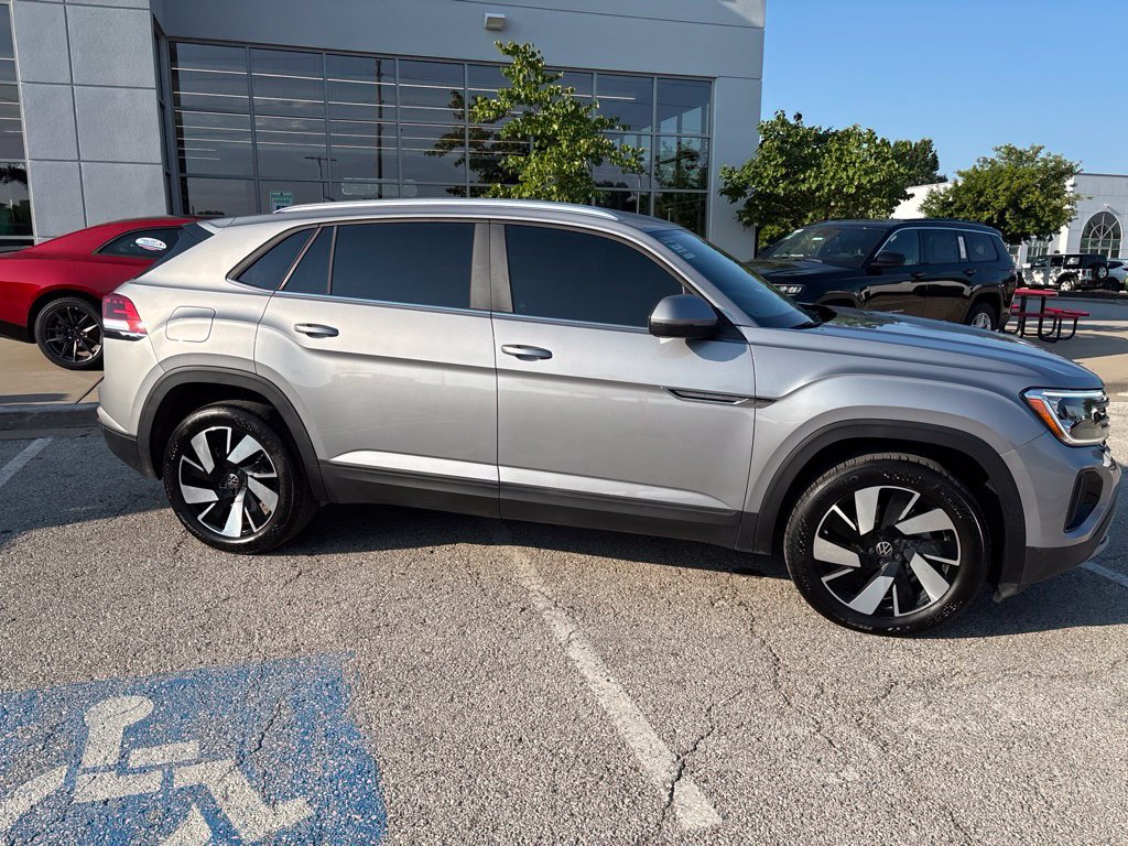 Used 2026 Volkswagen Atlas Cross Sport SE AWD/4WD image 35