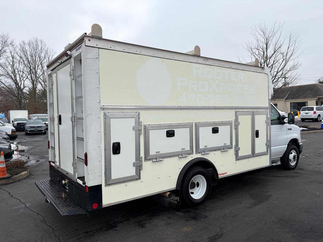 Used 2023 Ford E-450 and Econoline 450 Super Duty w/ Power Windows & Locks Group RWD image 8