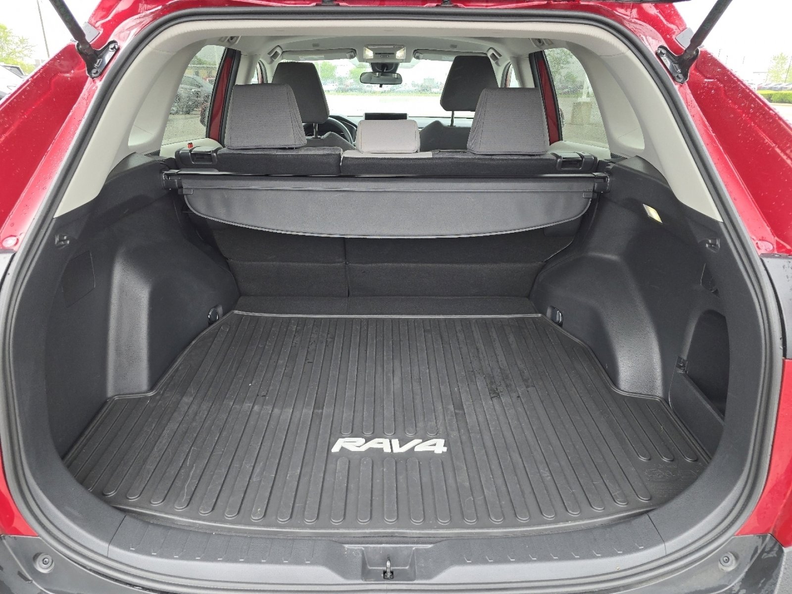 Used 2023 Toyota RAV4 XLE AWD/4WD image 19