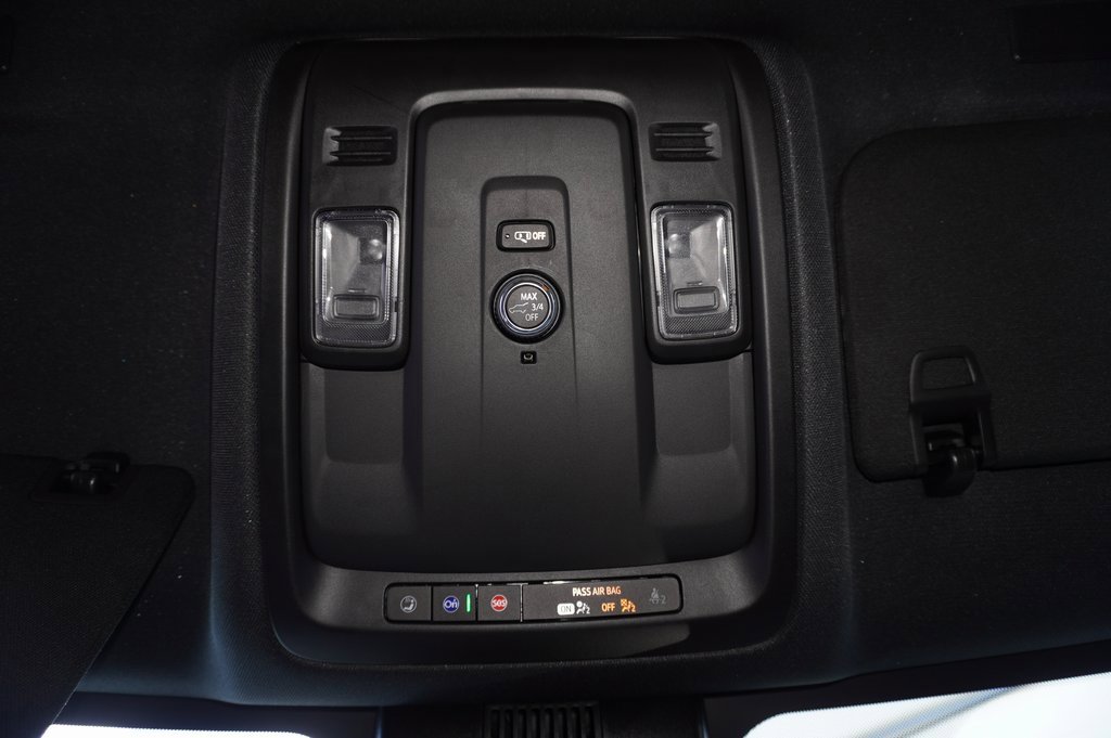 Used 2025 Chevrolet Suburban RST image 23