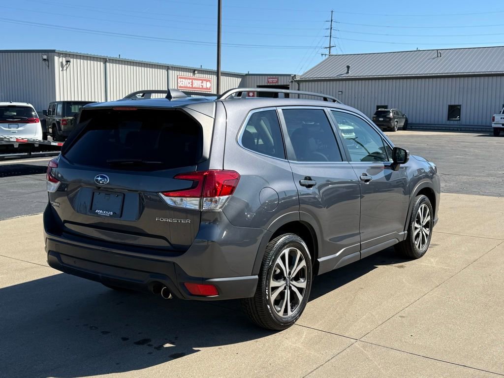 Used 2022 Subaru Forester Limited image 7