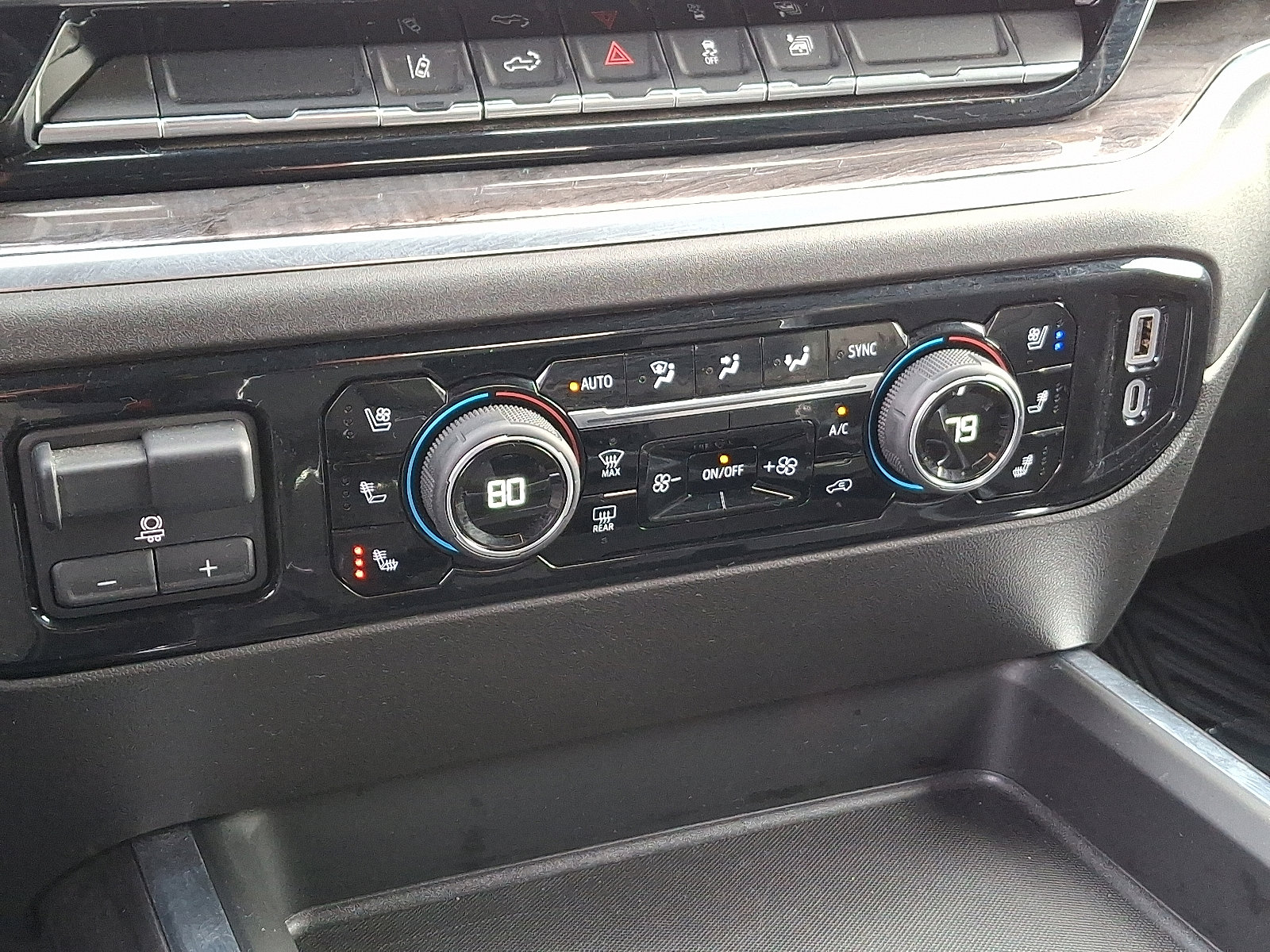 Certified 2024 Chevrolet Silverado 2500 LTZ w/ LTZ Convenience Package image 15