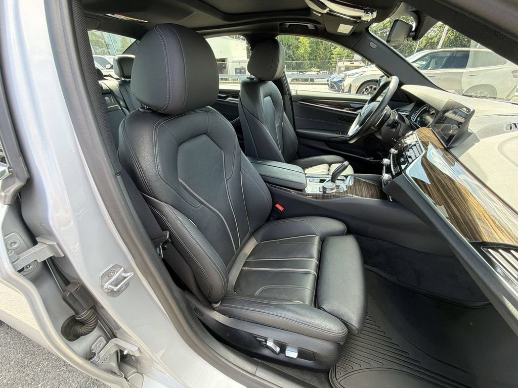 Used 2018 BMW 530e xDrive AWD/4WD image 22
