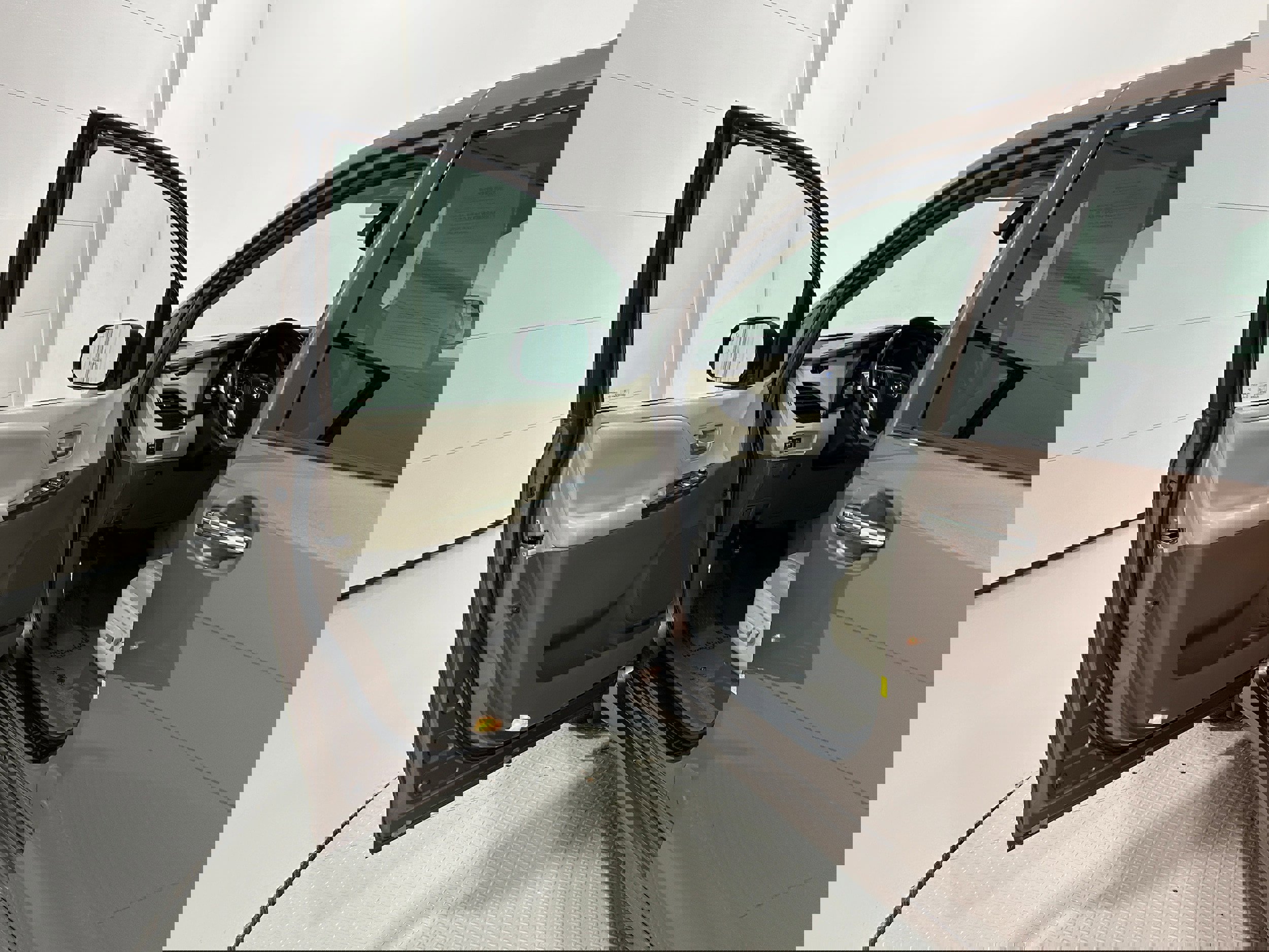 Used 2020 Toyota Sienna XLE w/ XLE Navigation Package image 24