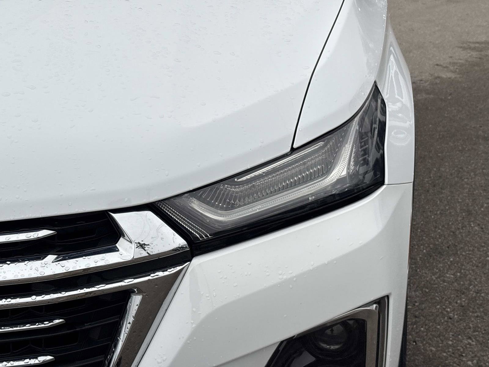 Used 2023 Chevrolet Traverse LT image 11