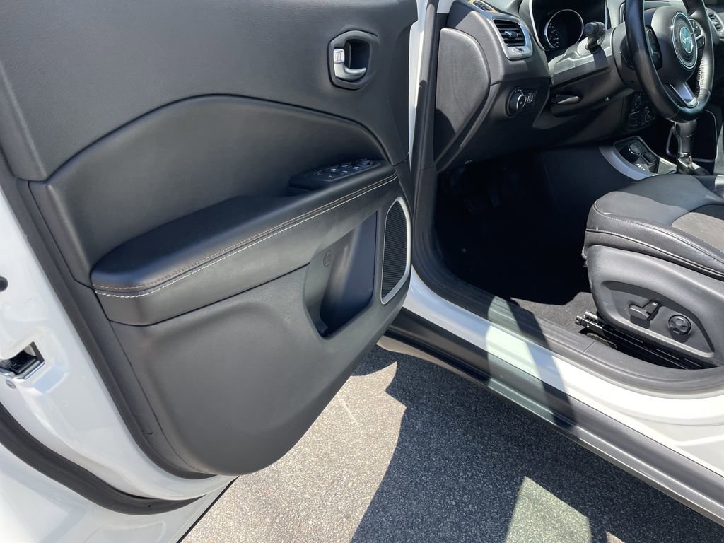 Used 2021 Jeep Compass Latitude w/ Convenience Group AWD/4WD image 14