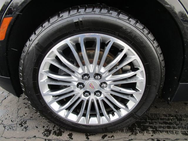 Used 2017 Cadillac XT5 Luxury image 2