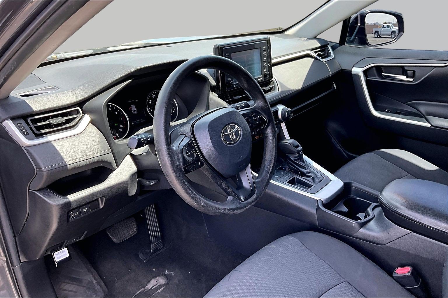 Used 2021 Toyota RAV4 XLE FWD image 12