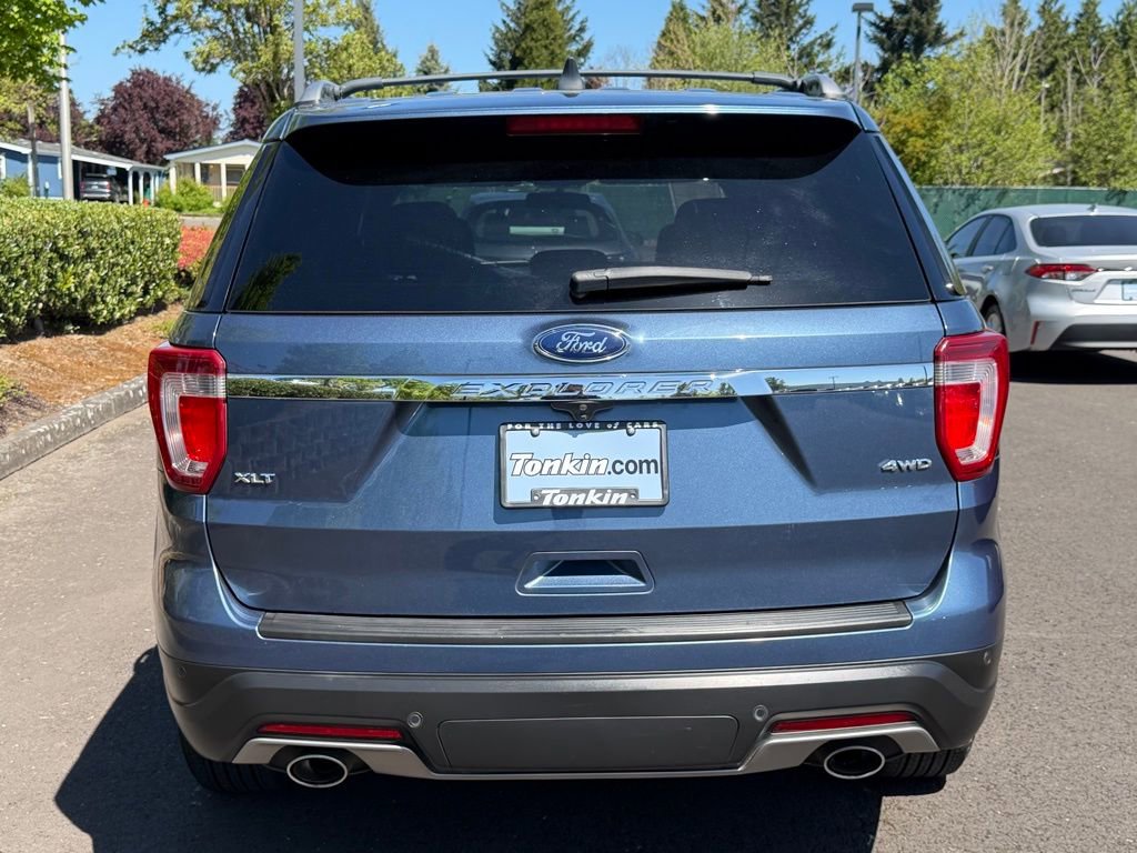 Used 2018 Ford Explorer XLT AWD/4WD image 6