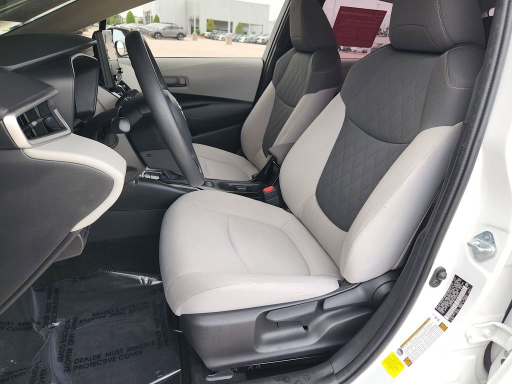 Used 2022 Toyota Corolla LE image 17