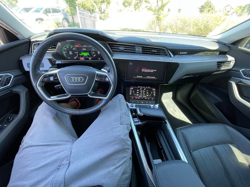 Used 2021 Audi e-tron Premium w/ Convenience Plus Package AWD/4WD image 4