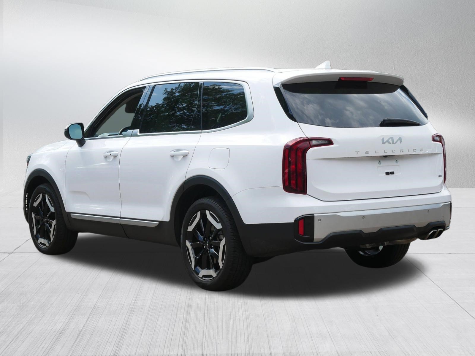 Certified 2024 Kia Telluride S w/ S Sunroof Package AWD/4WD image 5