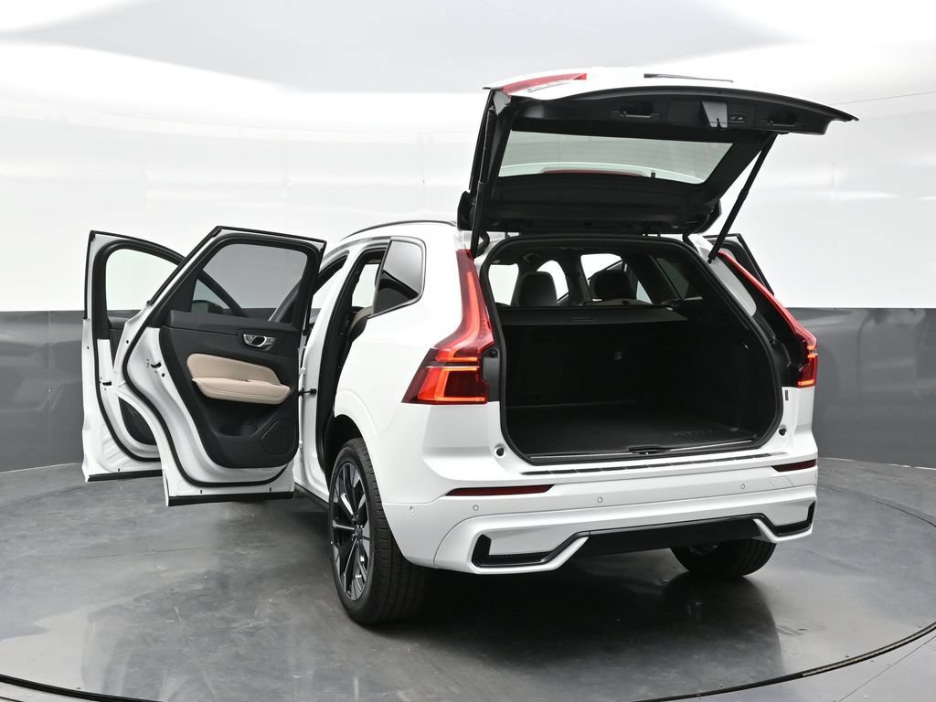 New 2026 Volvo XC60 B5 Plus w/ Climate Package PRO AWD/4WD image 41