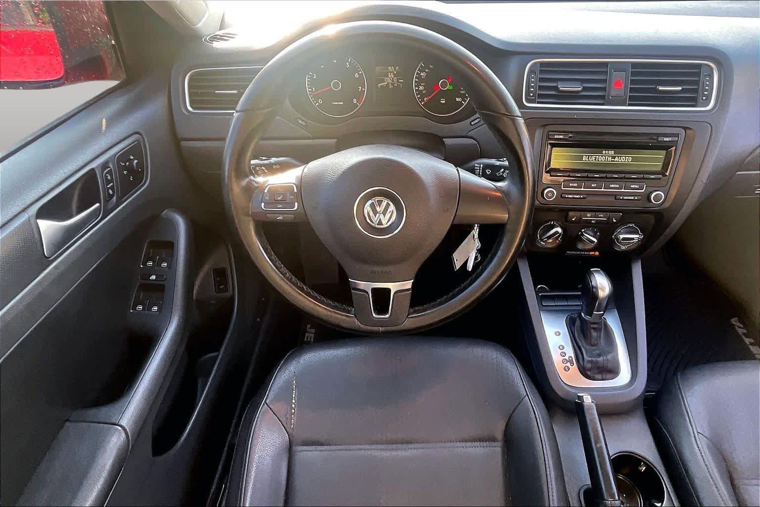 Used 2012 Volkswagen Jetta SE FWD image 4