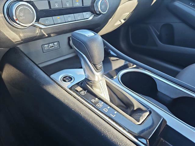 Used 2024 Nissan Altima 2.5 SV image 12