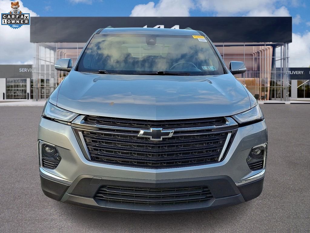 Used 2023 Chevrolet Traverse LT w/ Midnight/Sport Edition image 2