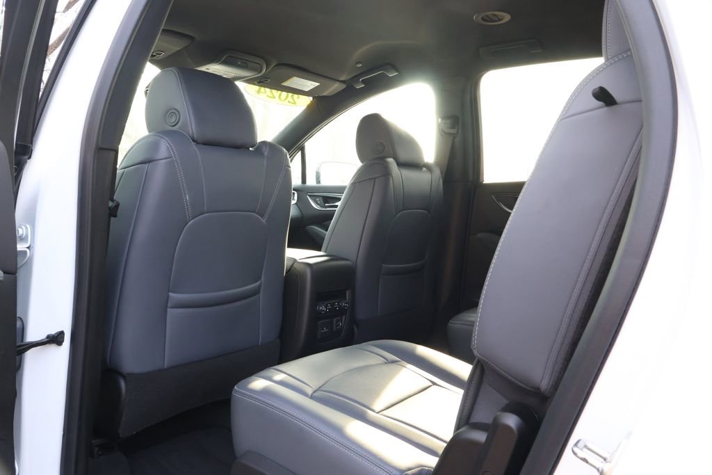 Used 2024 Buick Enclave Premium image 43