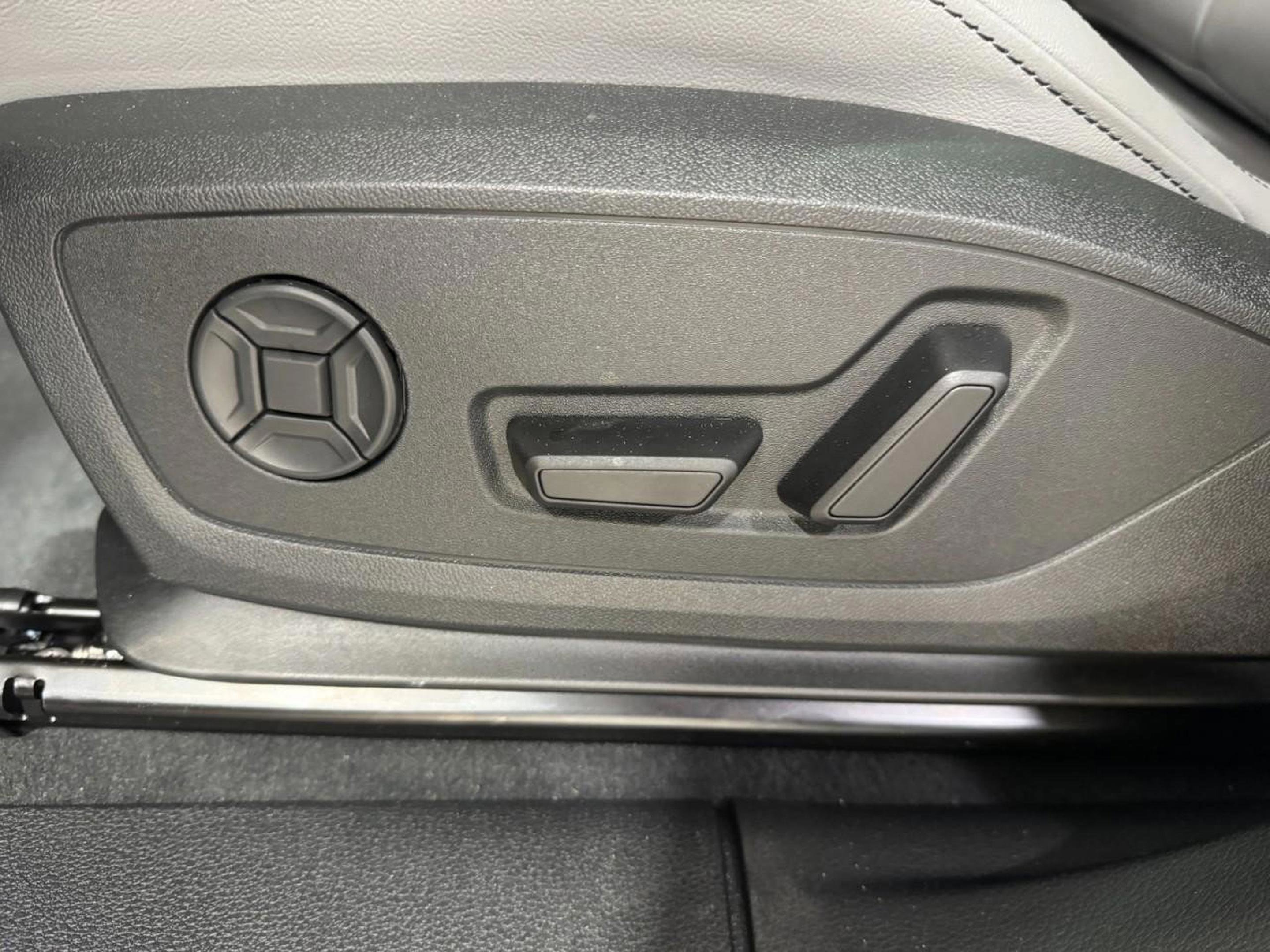 New 2025 Audi Q3 2.0T Premium image 29