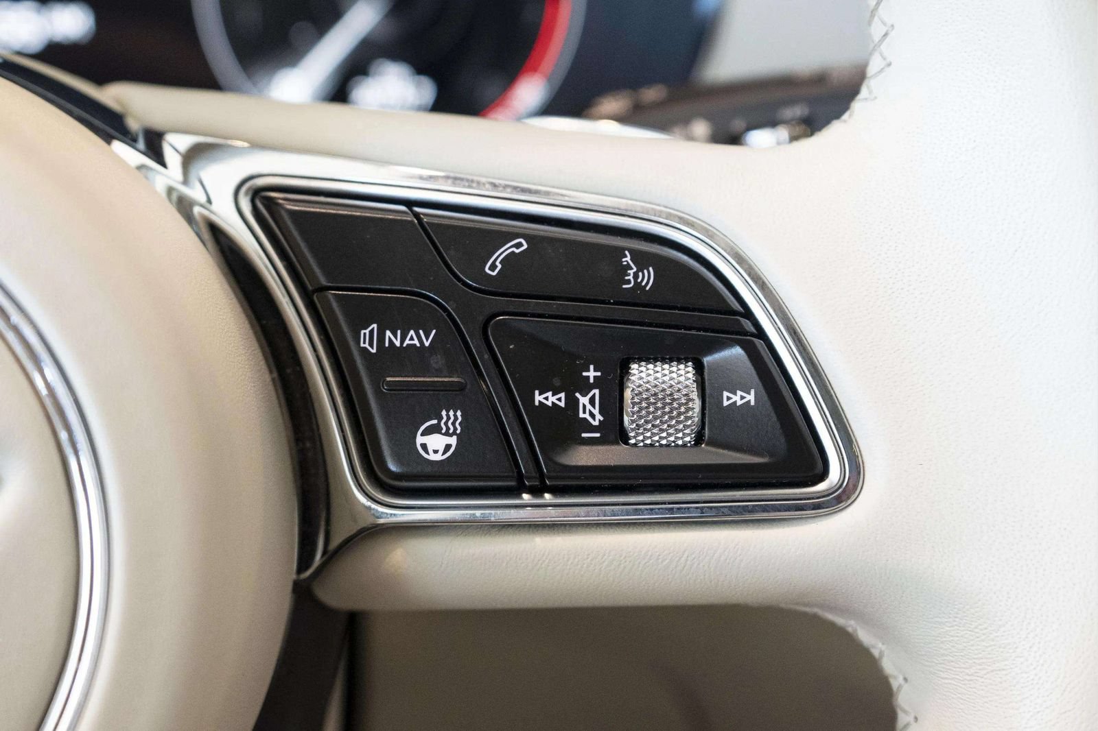 Used 2022 Bentley Bentayga AWD/4WD image 38