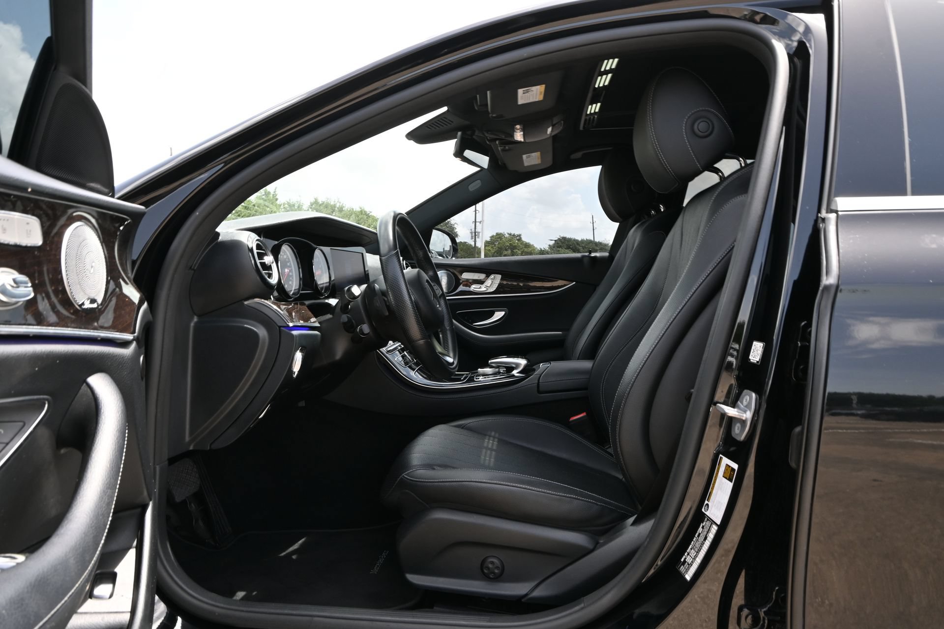 Used 2017 Mercedes-Benz E 300 image 19