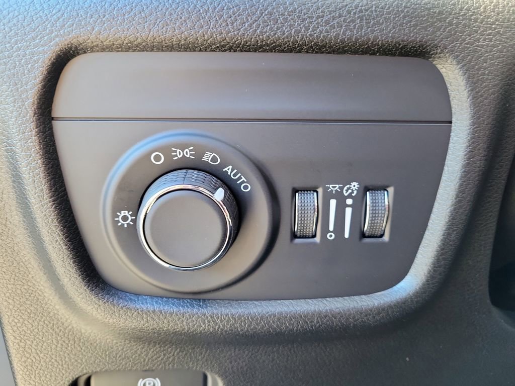 New 2025 Jeep Grand Cherokee L Limited w/ Black Appearance Package image 23