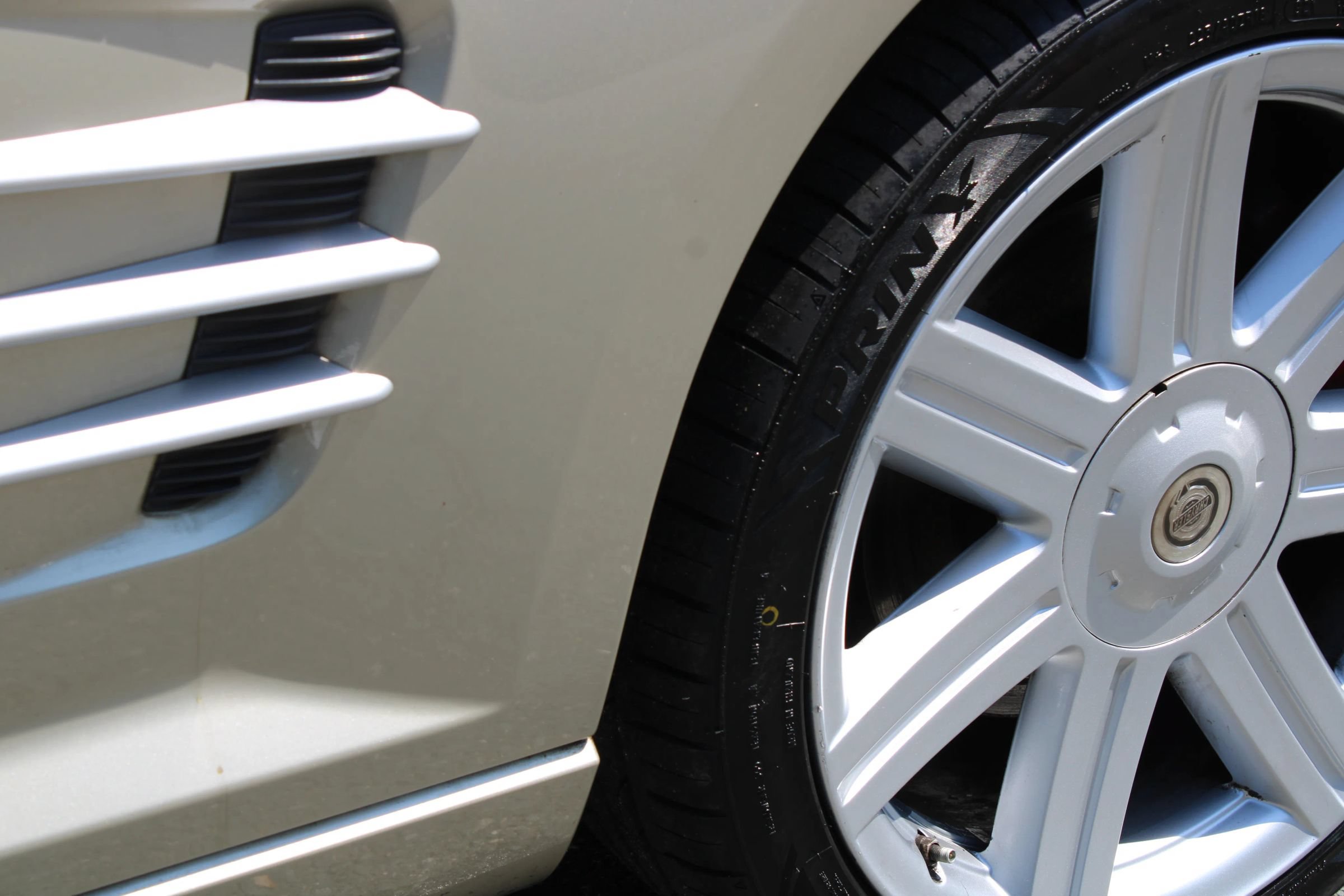 Used 2006 Chrysler Crossfire Limited RWD image 24