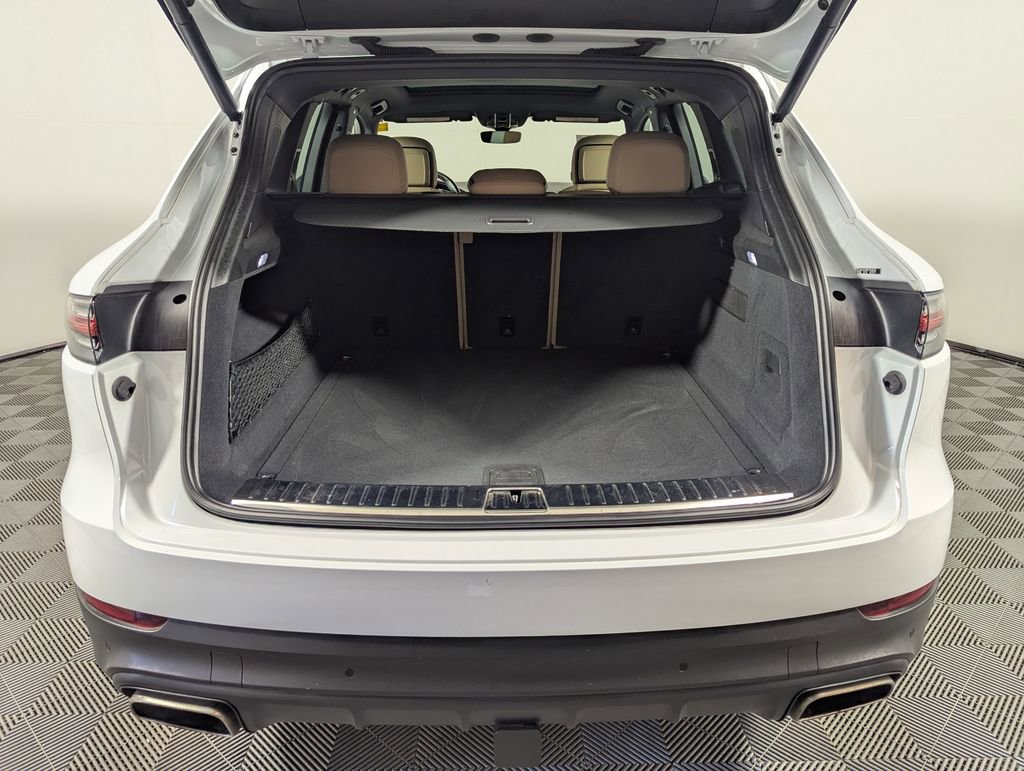 Used 2022 Porsche Cayenne AWD/4WD image 15