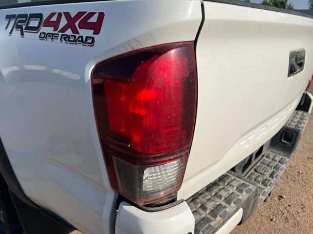 Used 2019 Toyota Tacoma TRD Off-Road AWD/4WD image 11