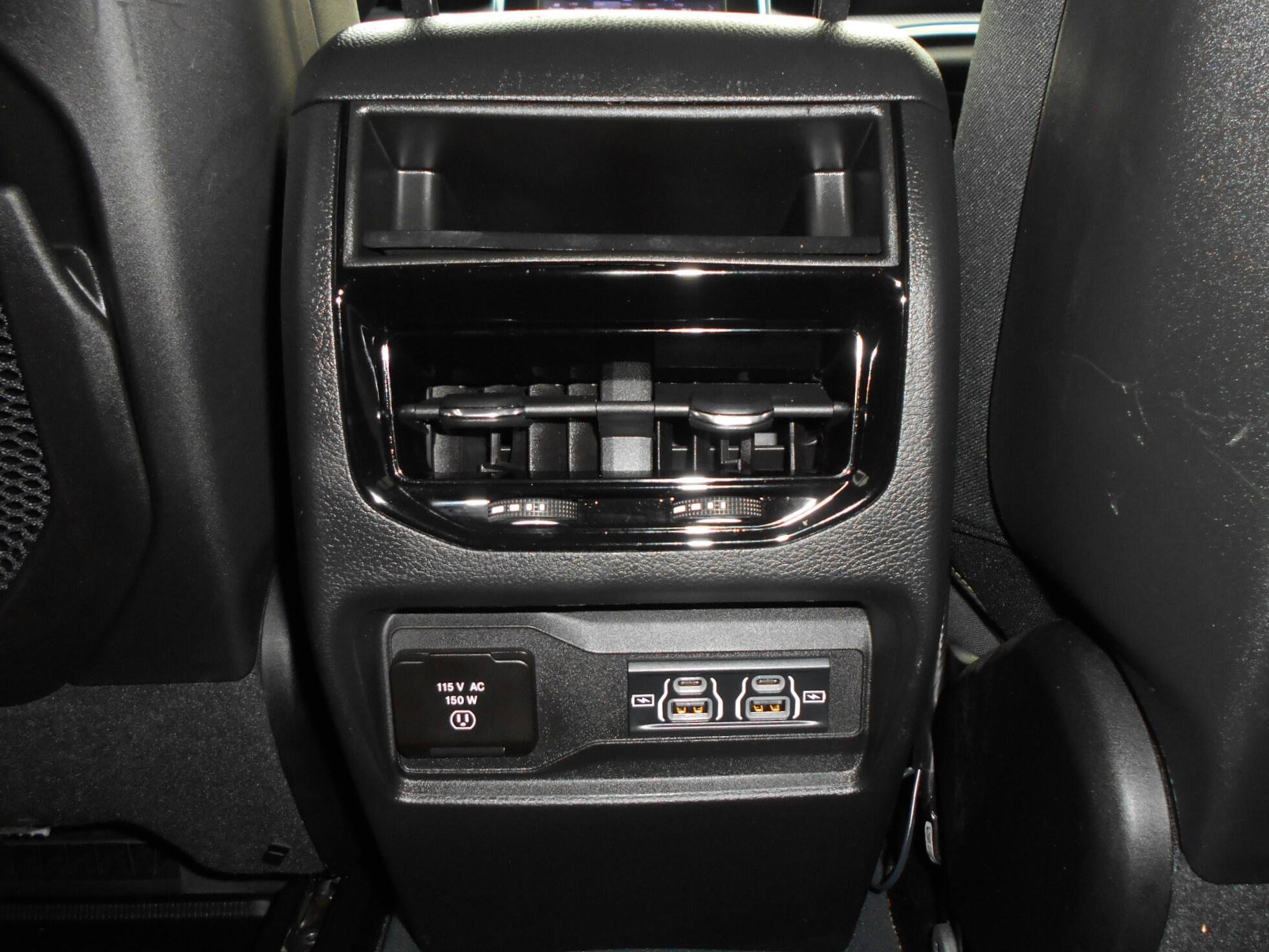 Certified 2023 Jeep Grand Cherokee Laredo w/ Luxury Tech Group I AWD/4WD image 16
