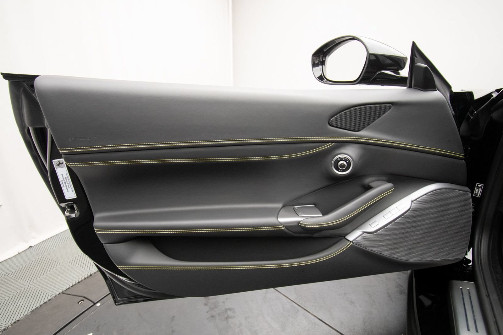 Used 2023 Ferrari Portofino M RWD image 40