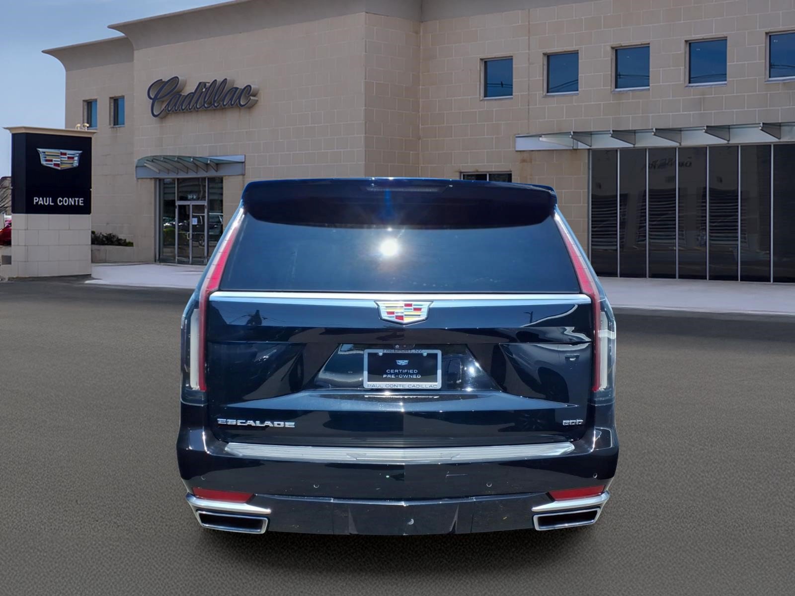 Used 2021 Cadillac Escalade Premium Luxury AWD/4WD image 6