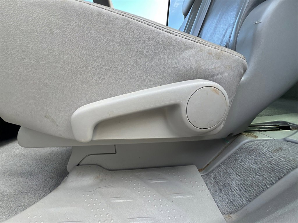 Used 2010 Toyota Highlander Limited image 38