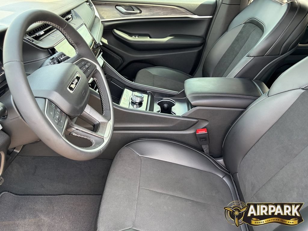New 2026 Jeep Grand Cherokee Altitude AWD/4WD image 15