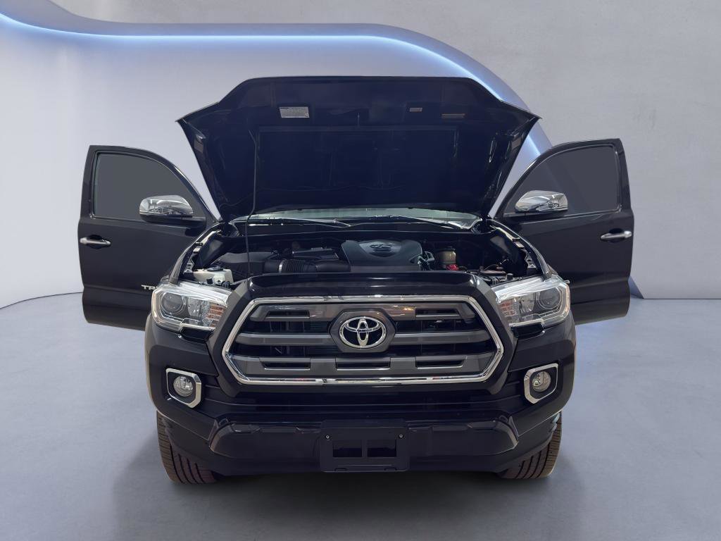 Used 2016 Toyota Tacoma Limited w/ Towing Package image 9