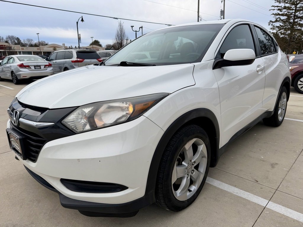Used 2016 Honda HR-V LX image 3