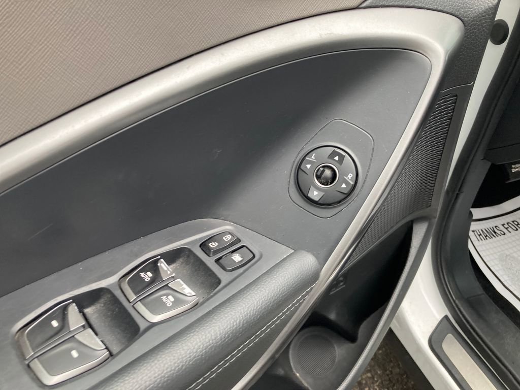 Used 2017 Hyundai Santa Fe Sport image 16